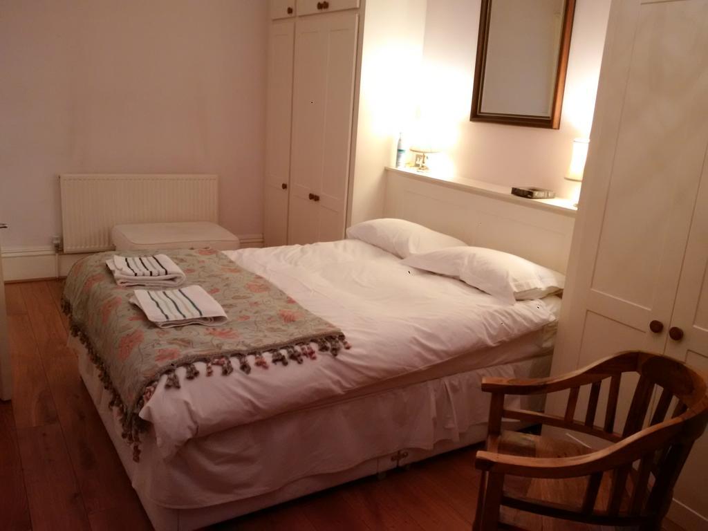 Luxury Holland Park, Sleeps 2, Free S'Fast Wifi Leilighet London Eksteriør bilde