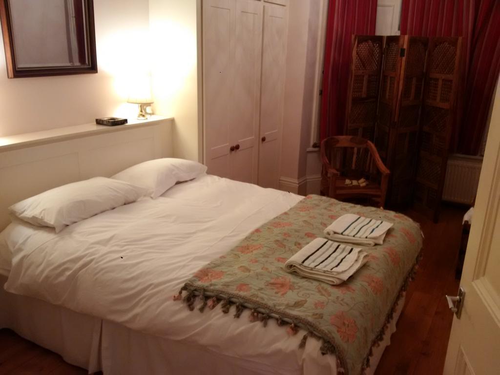 Luxury Holland Park, Sleeps 2, Free S'Fast Wifi Leilighet London Eksteriør bilde